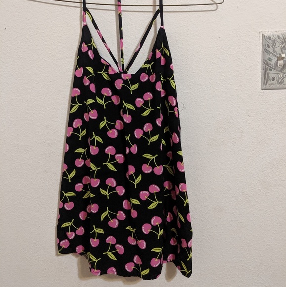 Clothes - Picture 8 of 8